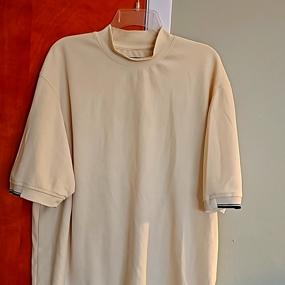 Wedge Golf Mock Neck Short Sleeve  Creme Performance Tee Sz L